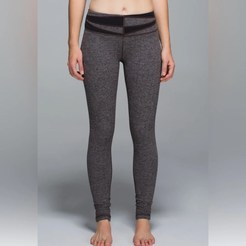 Lululemon Wunder Under Pants in Giant Herringbone pattern leggings Sz 4